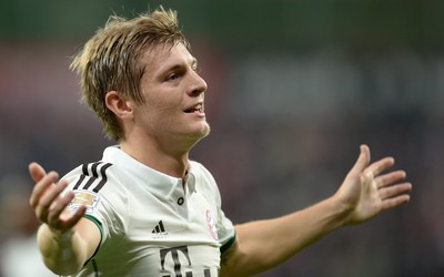 华体会讨论-萨内轻巧挑射四两拨千斤